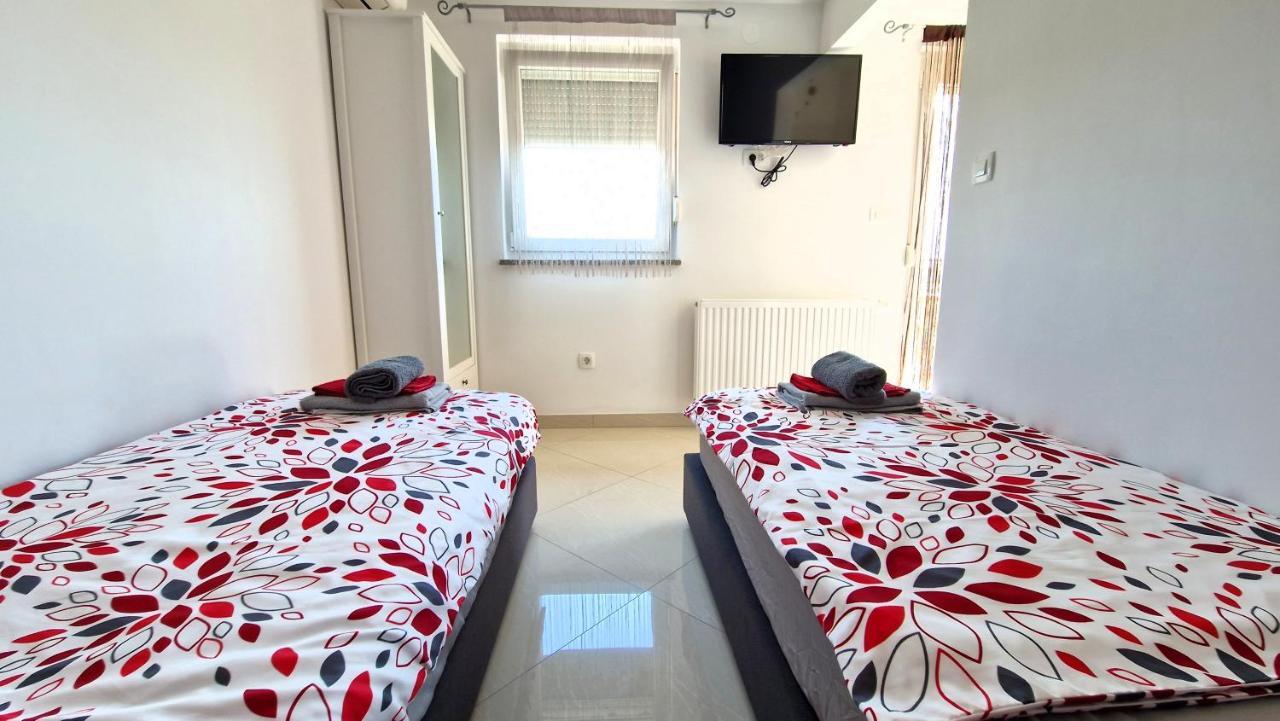 Apartments Pinezic Skrbčići 외부 사진
